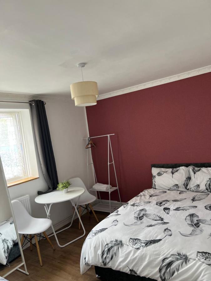 Private Room With Two Beds Near Central Londres Exterior foto